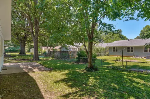 Exterior - 1309 E Bennett St, Springfield, MO 65804 photo 7 of 7