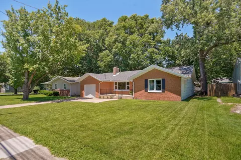 Exterior - 1309 E Bennett St, Springfield, MO 65804 photo 2 of 7