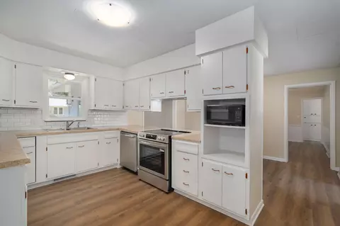 Kitchen - 1309 E Bennett St, Springfield, MO 65804 photo 1 of 3