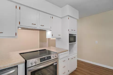 Kitchen - 1309 E Bennett St, Springfield, MO 65804 photo 3 of 3