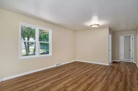 Living - 1309 E Bennett St, Springfield, MO 65804 photo 7 of 9