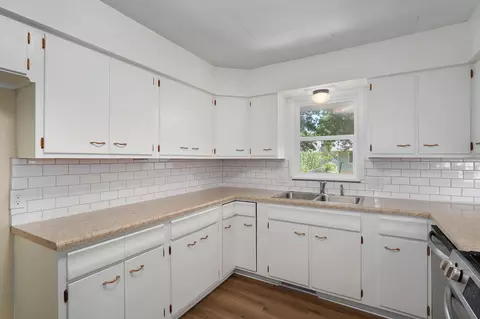 Kitchen - 1309 E Bennett St, Springfield, MO 65804 photo 2 of 3