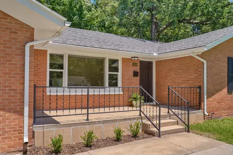 Exterior - 1309 E Bennett St, Springfield, MO 65804 photo 3 of 7