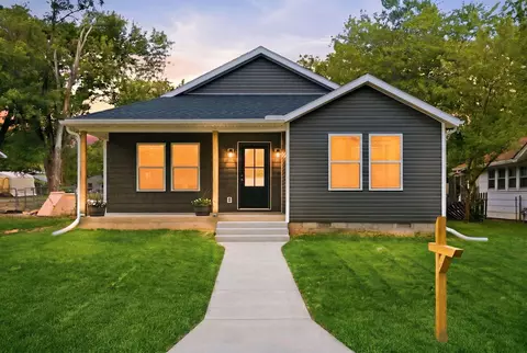 Exterior - 915 S Hudson Ave, Aurora, MO 65605 photo 14 of 14