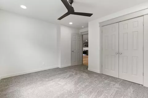 Bedroom - 915 S Hudson Ave, Aurora, MO 65605 photo 5 of 8