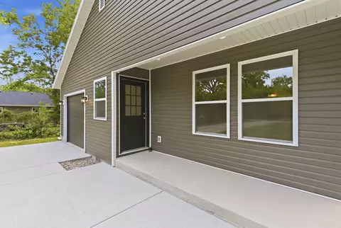Other - 915 S Hudson Ave, Aurora, MO 65605 photo 6 of 6