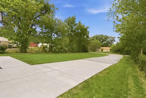 Exterior - 915 S Hudson Ave, Aurora, MO 65605 photo 10 of 14