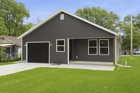 Exterior - 915 S Hudson Ave, Aurora, MO 65605 photo 7 of 14