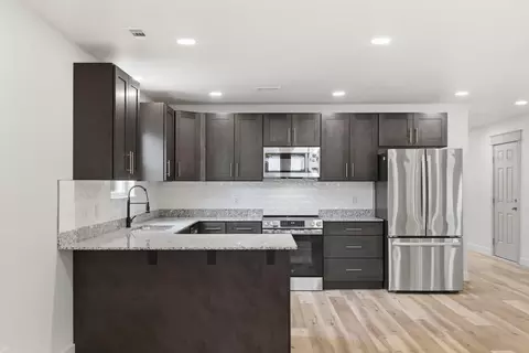 Kitchen - 915 S Hudson Ave, Aurora, MO 65605 photo 1 of 3