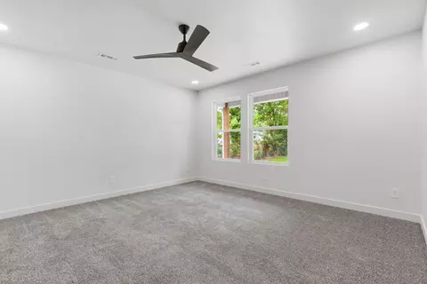 Bedroom - 915 S Hudson Ave, Aurora, MO 65605 photo 1 of 8