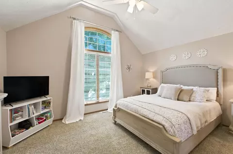 Bedroom - 3849 E Kingsbury St, Springfield, MO 65809 photo 3 of 4