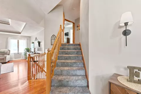 Entry Way - 3849 E Kingsbury St, Springfield, MO 65809 photo 2 of 3