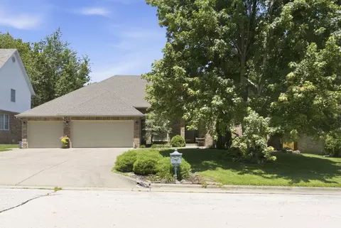 Exterior - 3849 E Kingsbury St, Springfield, MO 65809 photo 3 of 13