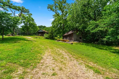 489 Mcvey Dr, Chadwick, MO 65629 photo 3
