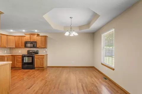 Living - 1082 E Daisy Falls Dr, Nixa, MO 65714 photo 5 of 7