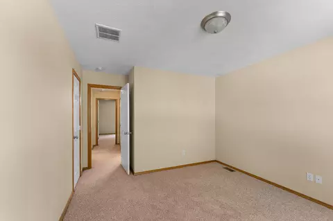 Bedroom - 1082 E Daisy Falls Dr, Nixa, MO 65714 photo 4 of 8