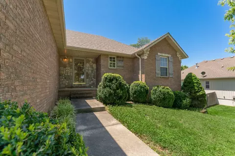 Exterior - 1082 E Daisy Falls Dr, Nixa, MO 65714 photo 3 of 6
