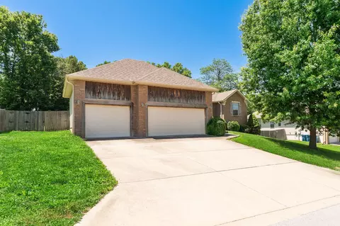 Exterior - 1082 E Daisy Falls Dr, Nixa, MO 65714 photo 2 of 6