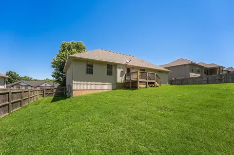 Exterior - 1082 E Daisy Falls Dr, Nixa, MO 65714 photo 4 of 6