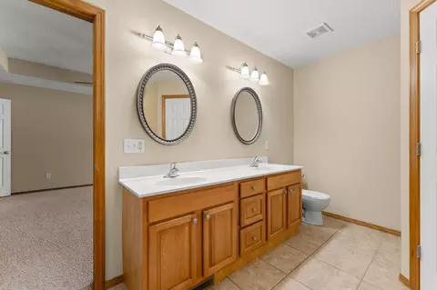 Bath - 1082 E Daisy Falls Dr, Nixa, MO 65714 photo 2 of 6