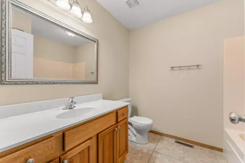 Bath - 1082 E Daisy Falls Dr, Nixa, MO 65714 photo 4 of 6