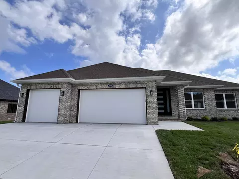 2090 N Silver Charm Ave, Springfield, MO 65802