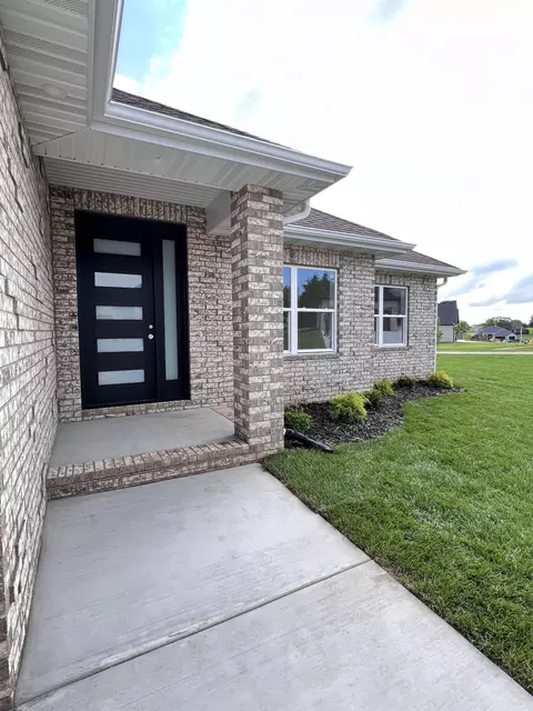2090 N Silver Charm Ave, Springfield, MO 65802 photo 2