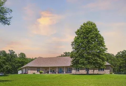 3850 S 155th Rd, Bolivar, MO 65613