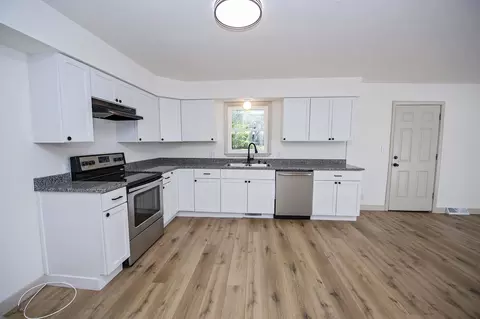 Kitchen - 316 S Cedarbrook Ave, Springfield, MO 65802 photo 1 of 1