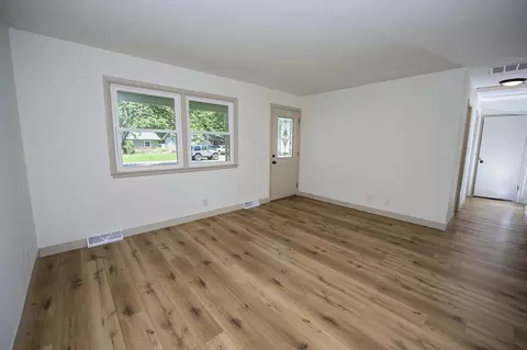 Living - 316 S Cedarbrook Ave, Springfield, MO 65802 photo 1 of 3