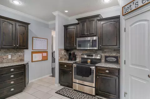 Kitchen - 5390 S Oxynard St, Springfield, MO 65810 photo 3 of 7