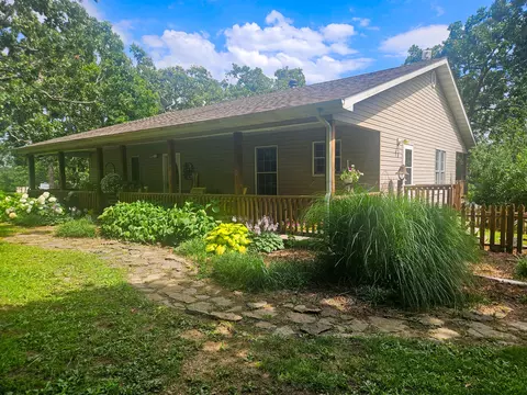 5554 County Road 3380, Willow Springs, MO 65793