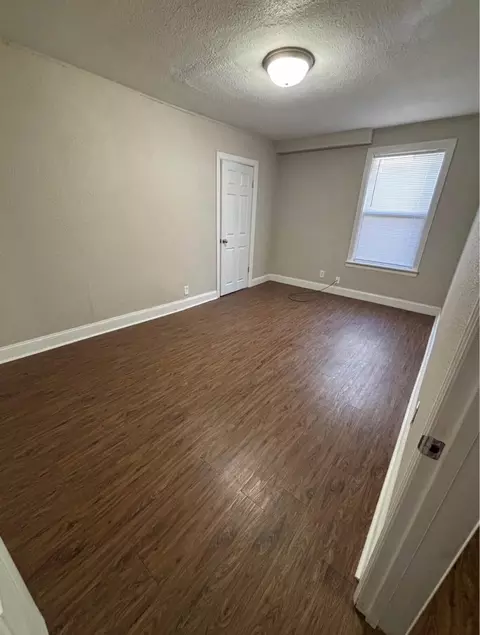 Bedroom - 829 W Pershing St, Springfield, MO 65806 photo 3 of 5