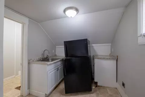 Entry Way - 829 W Pershing St, Springfield, MO 65806 photo 9 of 9