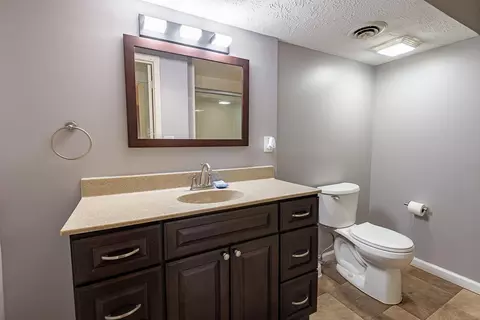 Bath - 3440 S Delaware Ave # 127, Springfield, MO 65804 photo 4 of 5