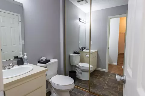 Bath - 3440 S Delaware Ave # 127, Springfield, MO 65804 photo 1 of 5