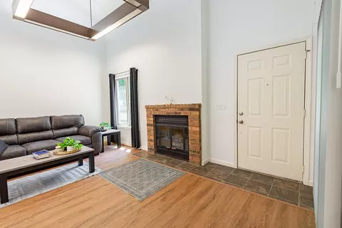 Entry Way - 3440 S Delaware Ave # 127, Springfield, MO 65804 photo 1 of 4