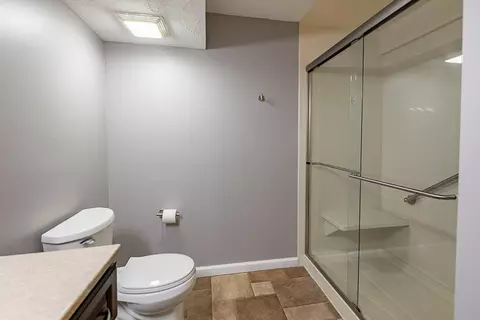 Bath - 3440 S Delaware Ave # 127, Springfield, MO 65804 photo 5 of 5