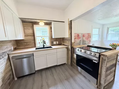 Kitchen - 936 S Douglas Ave, Springfield, MO 65806 photo 1 of 2