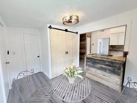 Dining - 936 S Douglas Ave, Springfield, MO 65806 photo 1 of 3
