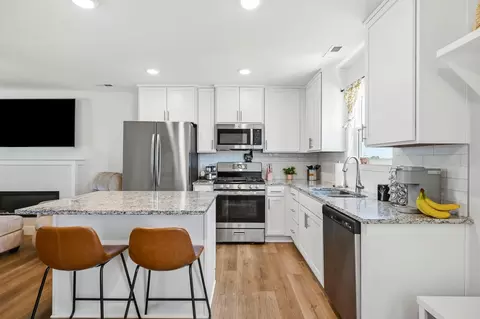 Kitchen - 1753 E Macon St, Republic, MO 65738 photo 3 of 4