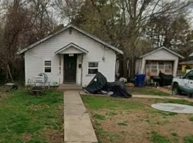 111 N Olive St, Marshfield, MO 65706
