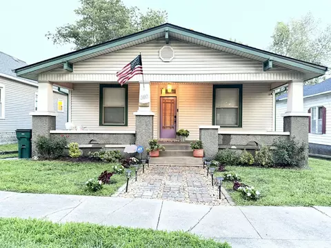 307 3rd St, Monett, MO 65708