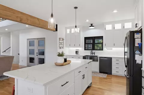 Kitchen - 1339 Stargrass Rd, Ozark, MO 65721 photo 4 of 5