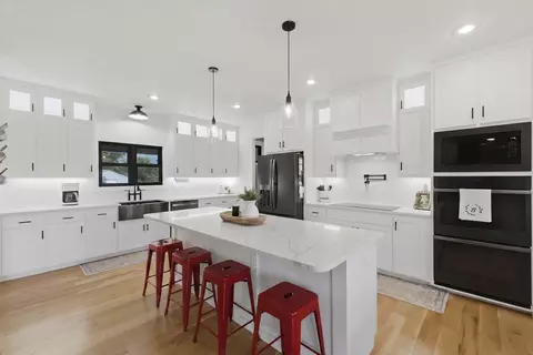 Kitchen - 1339 Stargrass Rd, Ozark, MO 65721 photo 2 of 5