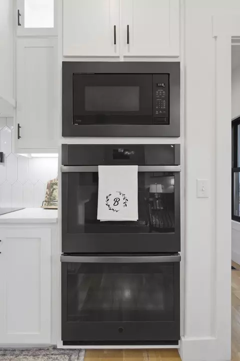 Kitchen - 1339 Stargrass Rd, Ozark, MO 65721 photo 5 of 5