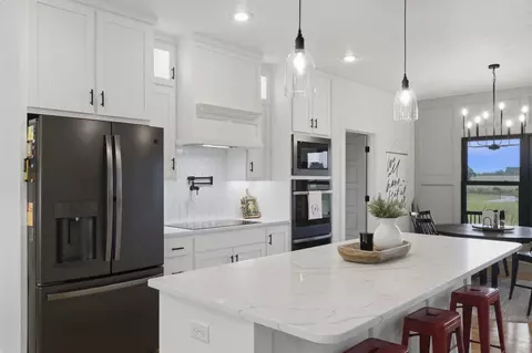 Kitchen - 1339 Stargrass Rd, Ozark, MO 65721 photo 3 of 5