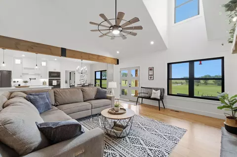 Living - 1339 Stargrass Rd, Ozark, MO 65721 photo 3 of 4