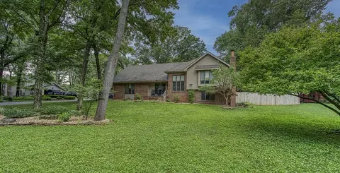 4370 E Whitehall Dr, Springfield, MO 65809