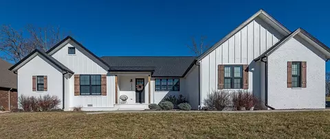2619 E Old Ivy St, Springfield, MO 65804